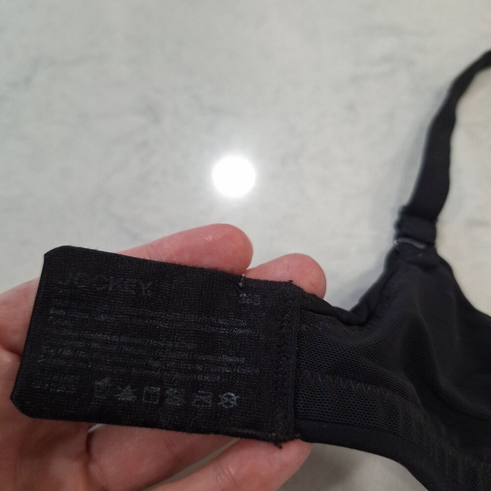 Jockey Smooth & Sleek Wirefree Molded Bra Black
Size: 38B - Picture 6 of 6